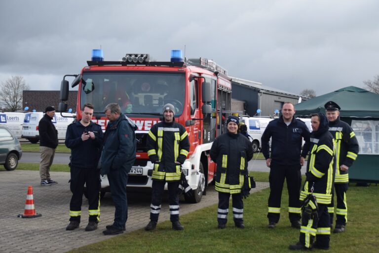 Groß (Stapelmoorerheide_Gewerbepark Feuerwehr_him)