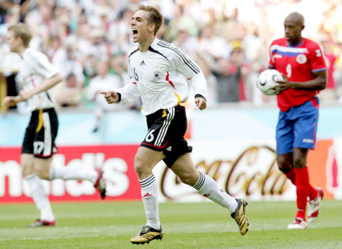 Startschuss zum Sommermärchen: Mit dem Treffer zum 1:0 im Spiel gegen Costa Rica eröffnete Philipp Lahm die WM 2006 in Deutschland.  Fotos: IMAGO/Lackovic, Ulmer